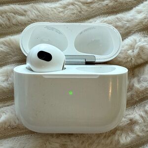 Apple Airpod Charging Case Gen 3 *verified authentic*